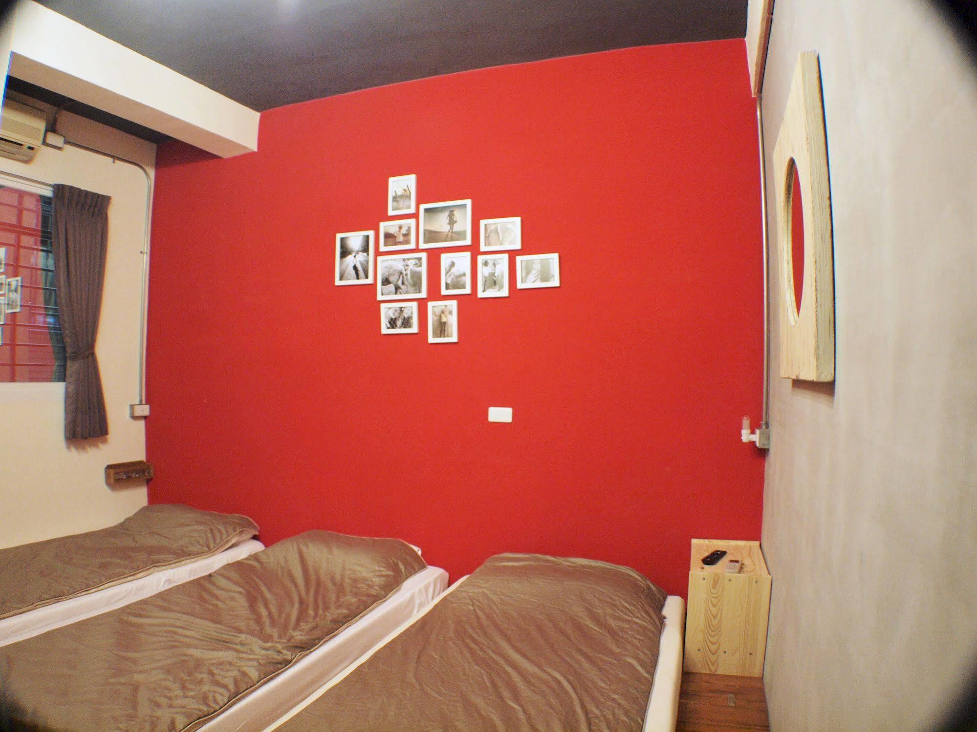 Knock Knock Hostel Kaohsiung Exterior foto